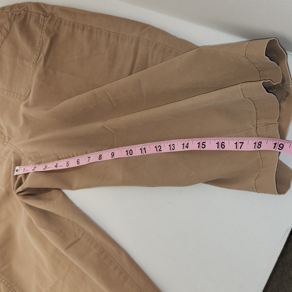 Chico's Women's Khaki Stretch Front/Back Pocket Zip Button Closure Capri Cargo - Picture 8 of 9